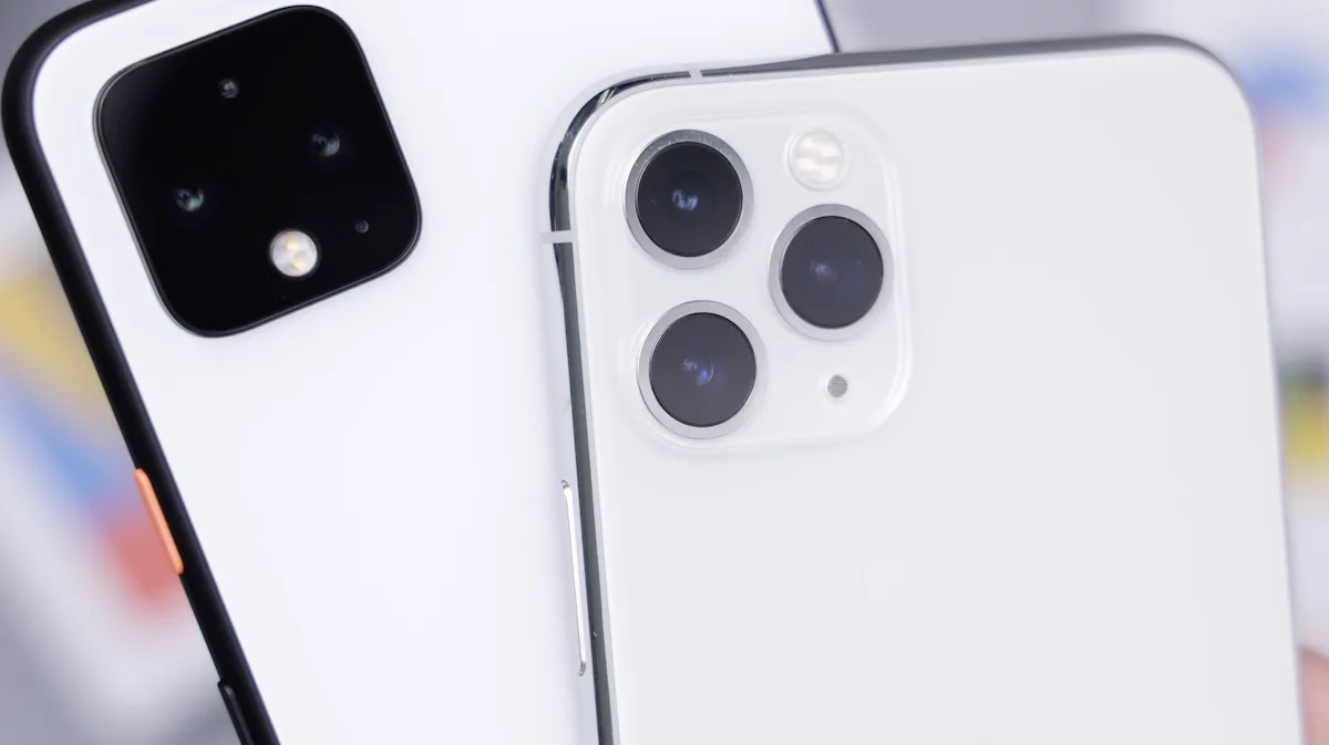 Original iPhone 15 Pro Leather Case photo 2