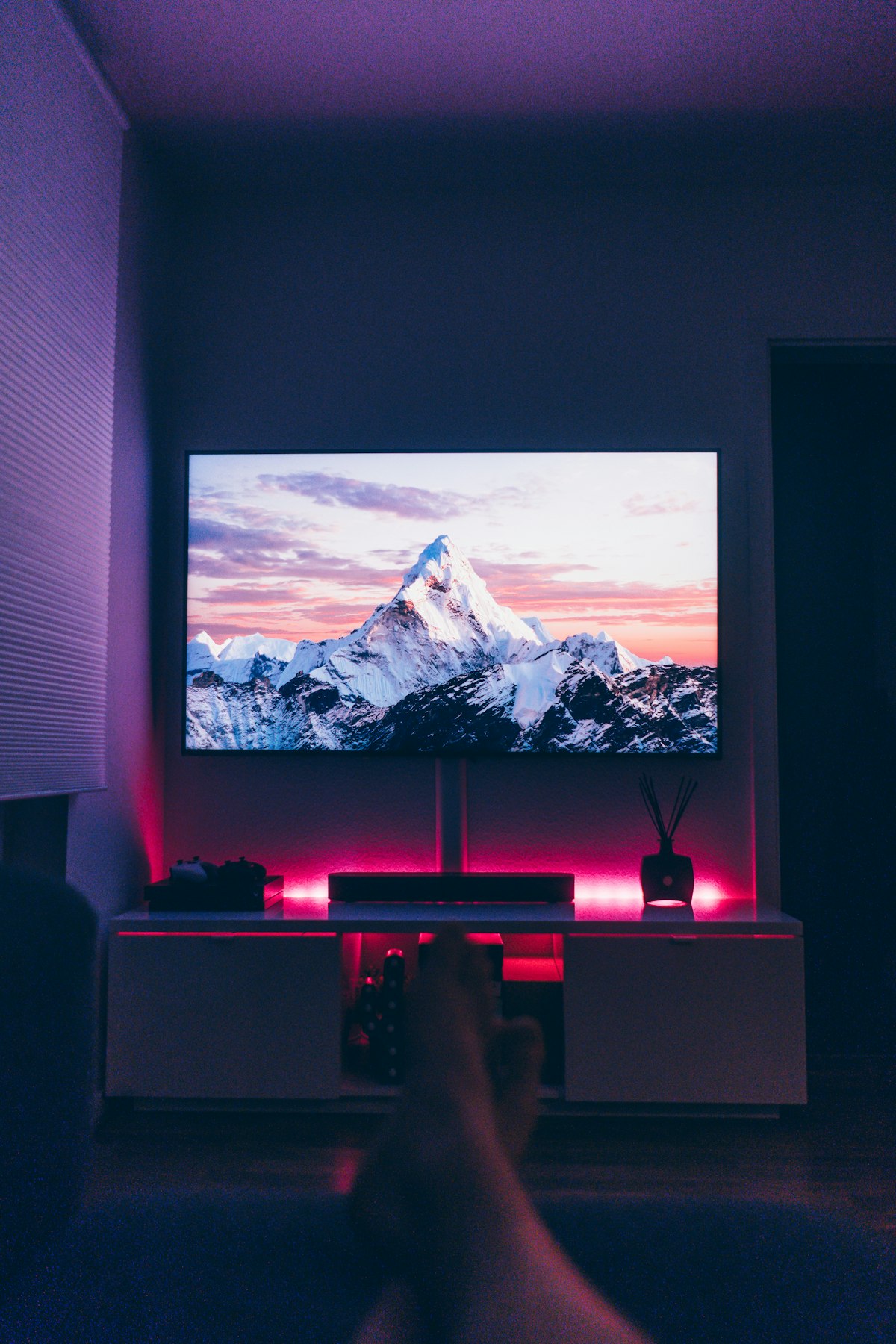 LG OLED 55" C3 4K Smart TV (2024)